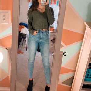 ❤️4/$25 Cropped hoodie!❤️